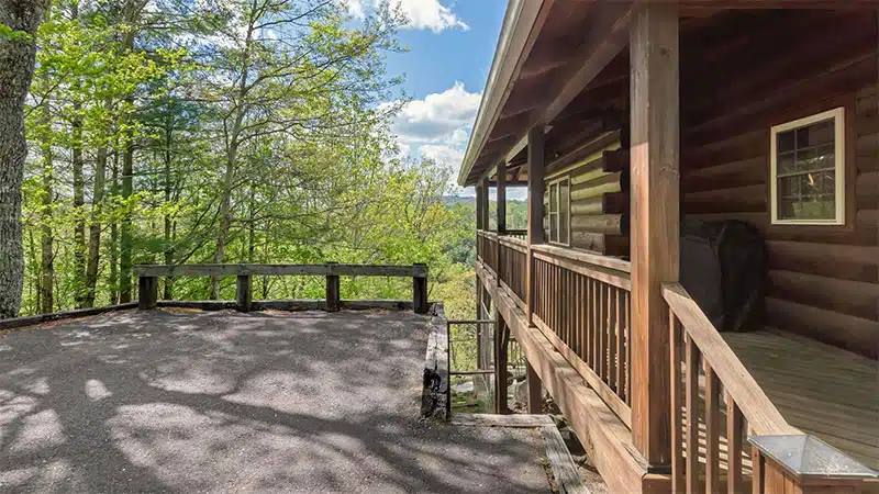 Blue Ridge Luxury Cabin Driveway Gate