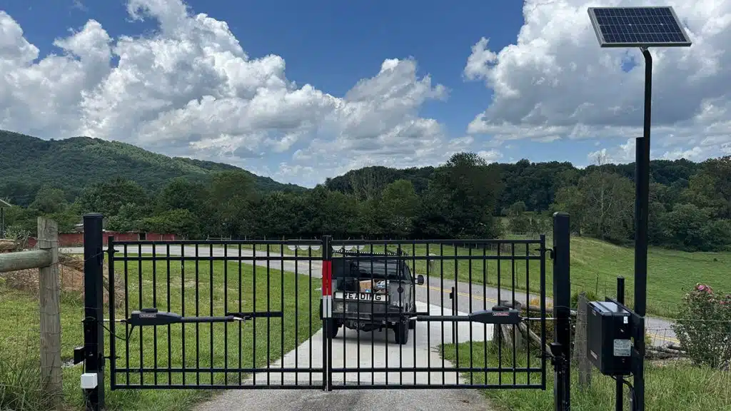 Solar-powered-LiftMaster-LA400-dual-driveway-gate-installation-in-North-Georgia