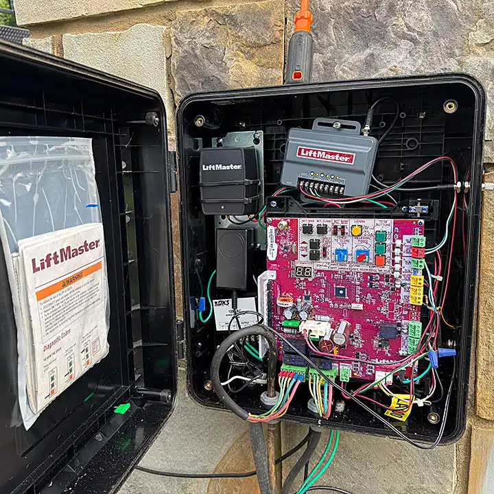 automatic-driveway-gate-control-panel-during-maintenance